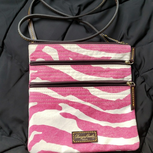 Dooney & Bourke Handbags - Dooney & Bourke crossbody